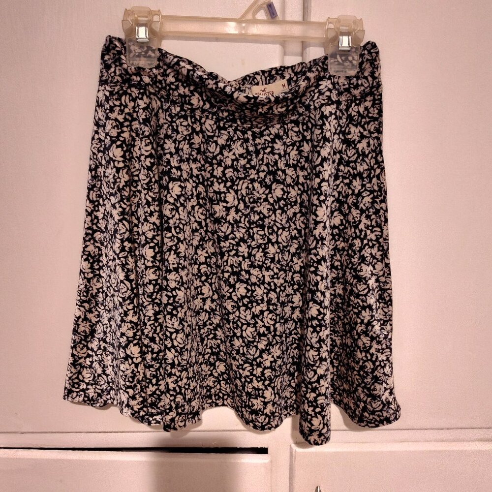 Black and white Hollister skirt size M